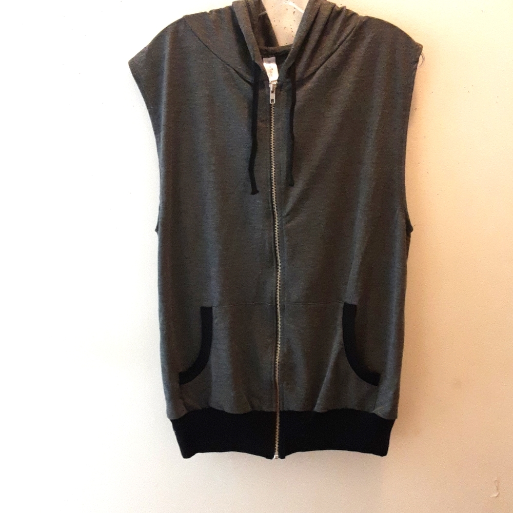 NWOT Men's Sleeveless Hoodie Gray